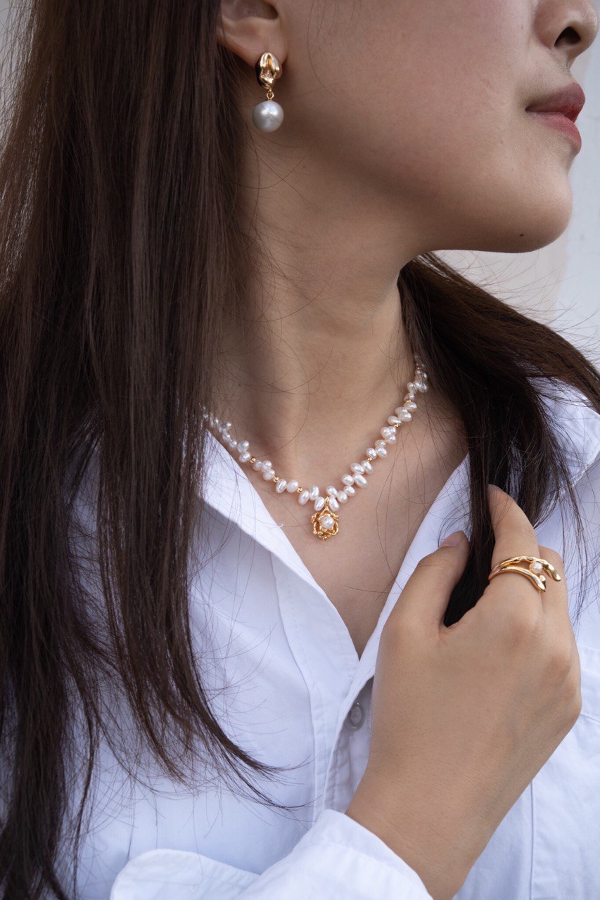 Kamelien-Perlenkette aus Sterlingsilber
