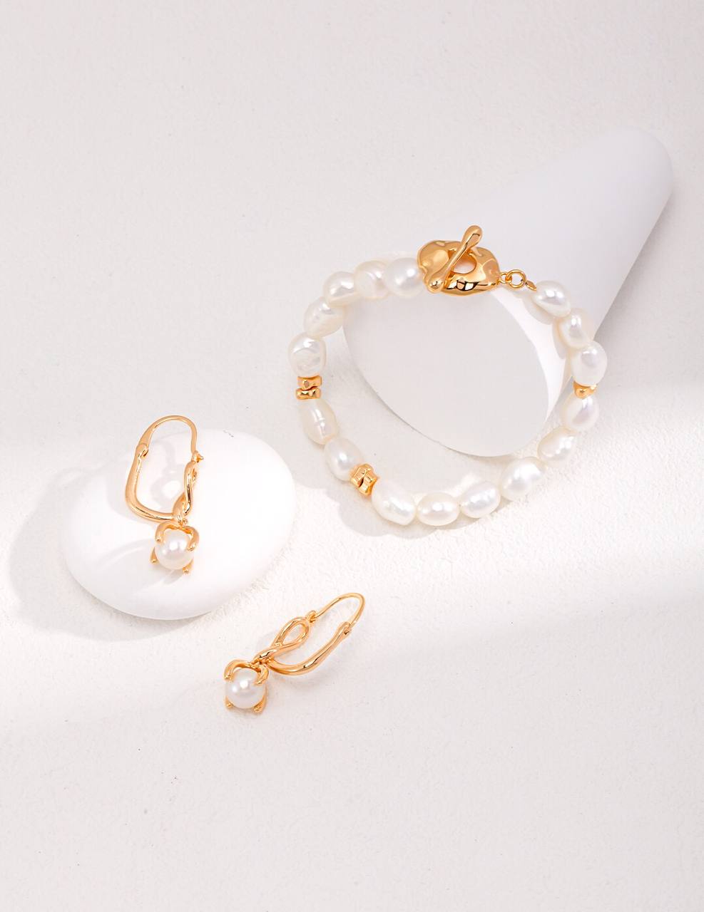 Boucles d'oreilles en perles d'argent sterling intemporelles naturelles