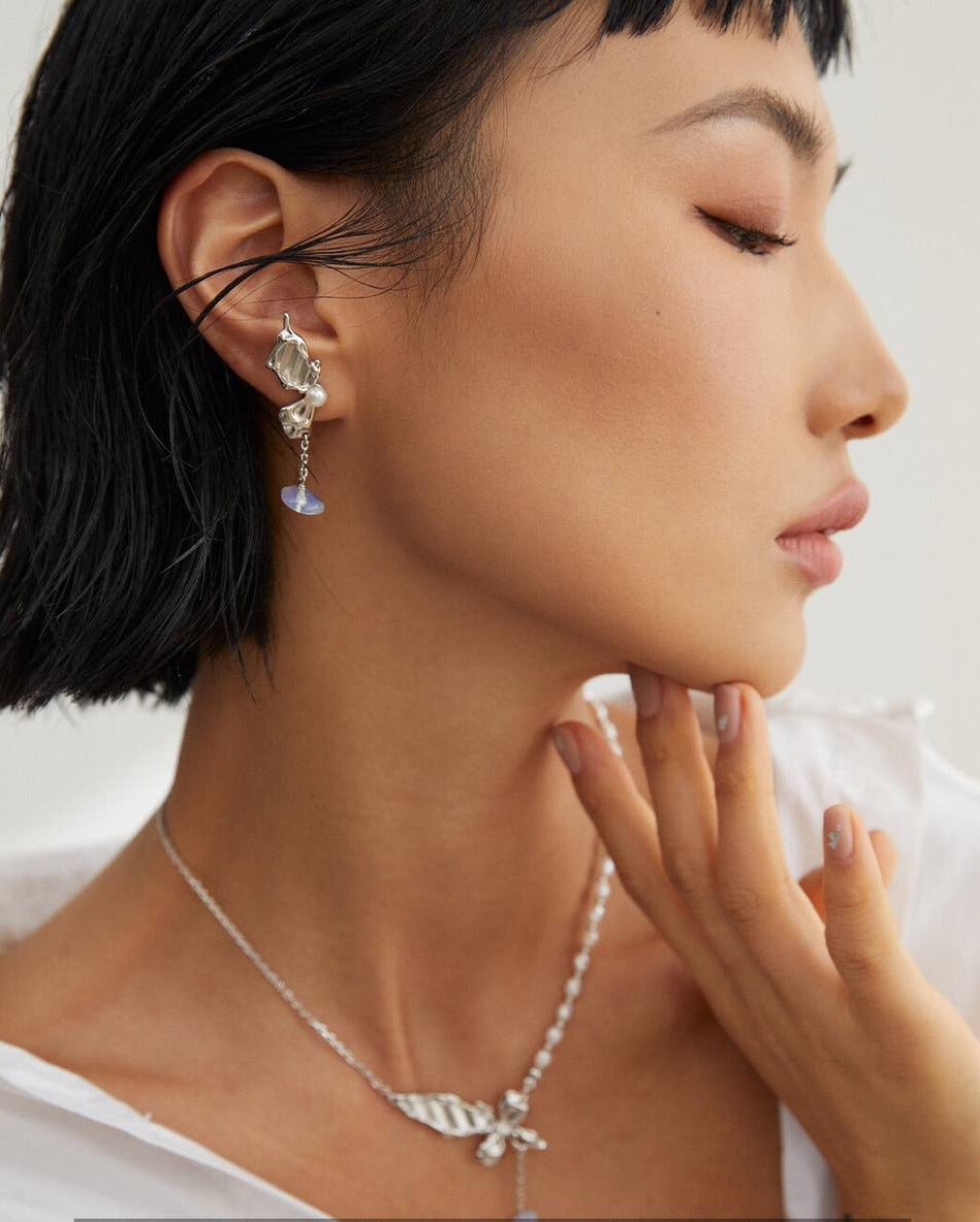 Boucles d'oreilles asymétriques en argent sterling avec opale et perles